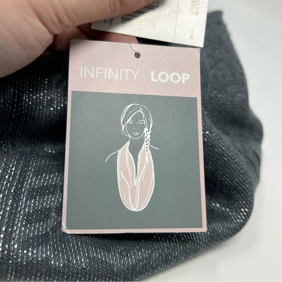 NWT Infinity Loop Gray Patterned Scarf Paisley Metallic - Picture 6 of 8